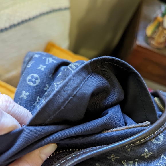 Louis Vuitton Mini Lin Manon MM - Picture 8 of 12